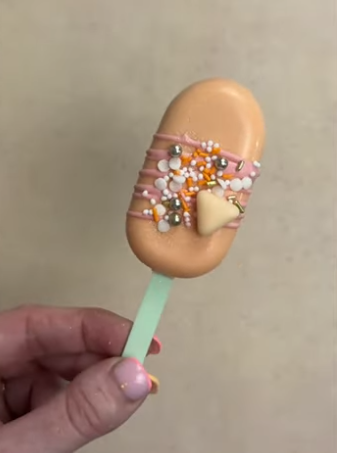 How To Make Easy Cakesicles!