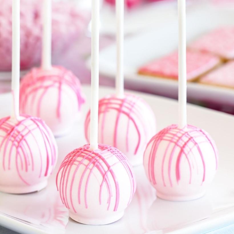 How to Make Easy Cake Pops using Donut Holes!