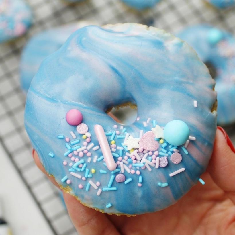Decorating Donuts - a Quick and Easy How to Guide!