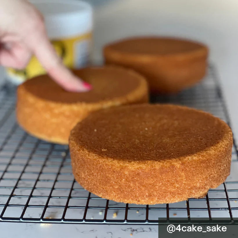 How To Bake Perfectly Flat Cakes Every Time!