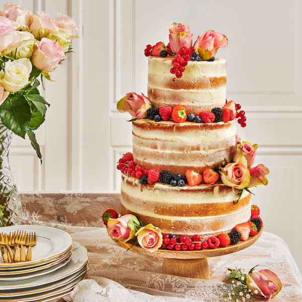 7 Ways to Decorate a DIY Boho Wedding Cake