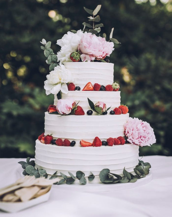 Top Tips on How To Transport a Wedding Cake