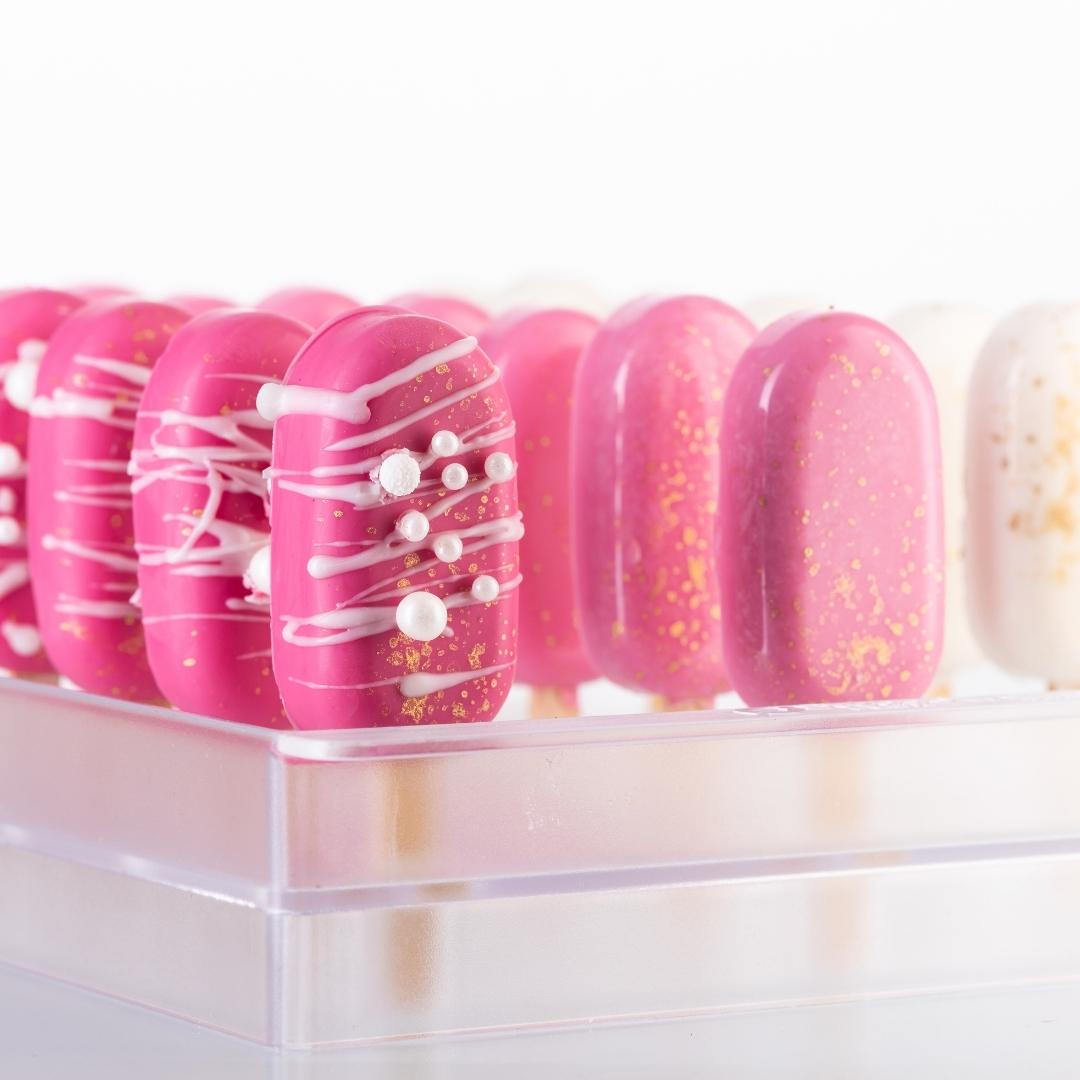 super-cute-strawberry-cakesicles-recipe
