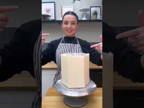 The Cake Decorating Co. Gold Square Drum Cake Board