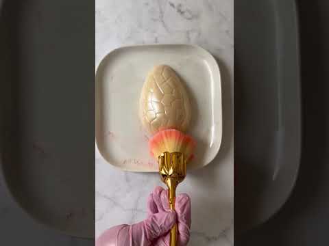 Choctastique Clear Plastic Cracked Half Easter Egg Mould