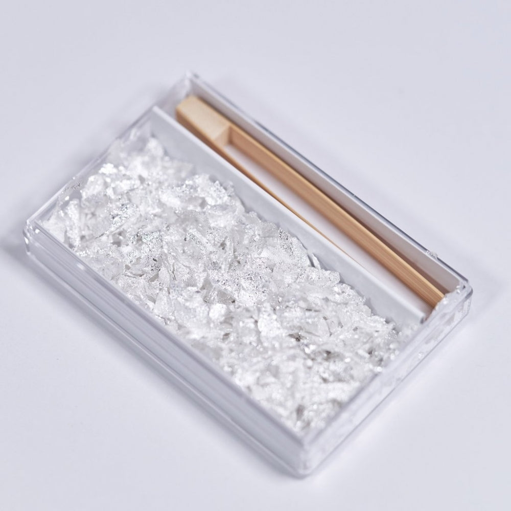 Original Artisan Gold Edible Leaf Flakes with Bamboo Tweezers - Silver