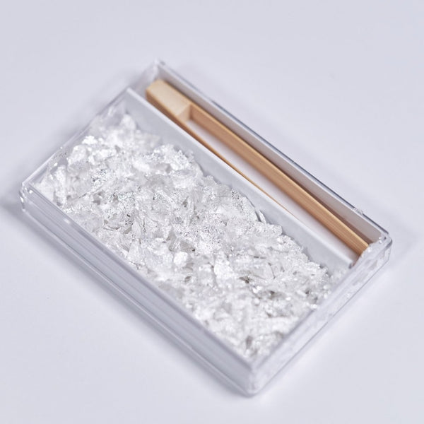 Original Artisan Gold Edible Leaf Flakes with Bamboo Tweezers - Silver