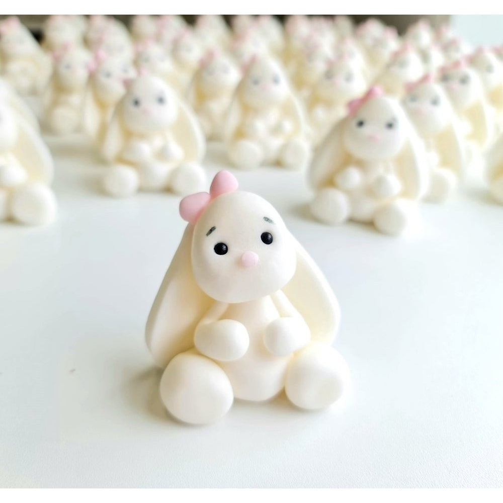 JN Cakes Bunny - Edible Cake Topper