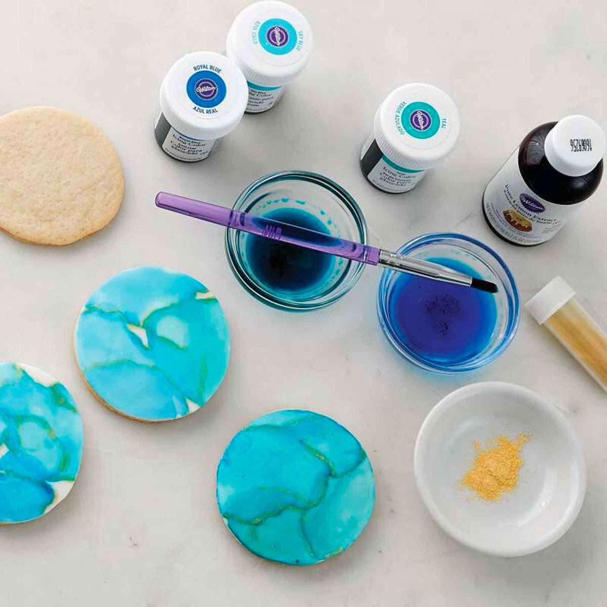 Wilton How To Decorate Fondant Shapes & Cut-Outs Kit