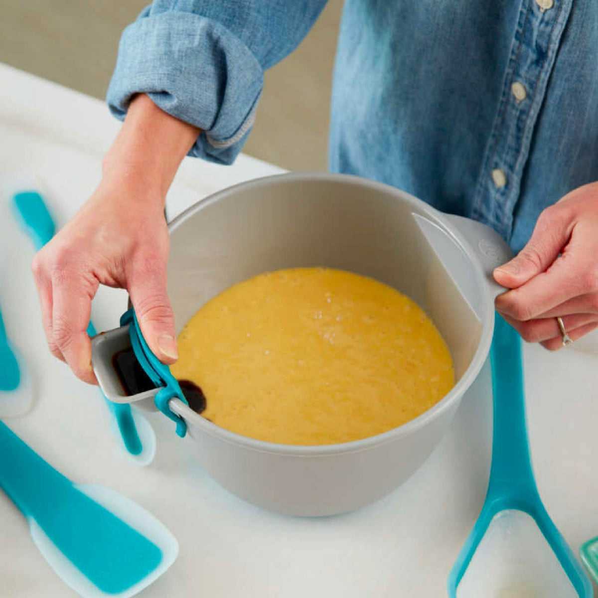 Wilton Versa-Tools Measure & Pour Bowl