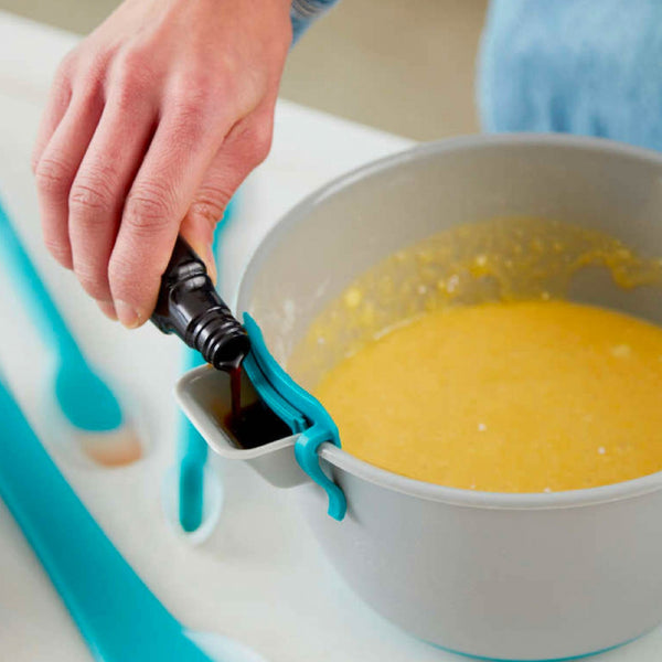 Wilton Versa-Tools Measure & Pour Bowl