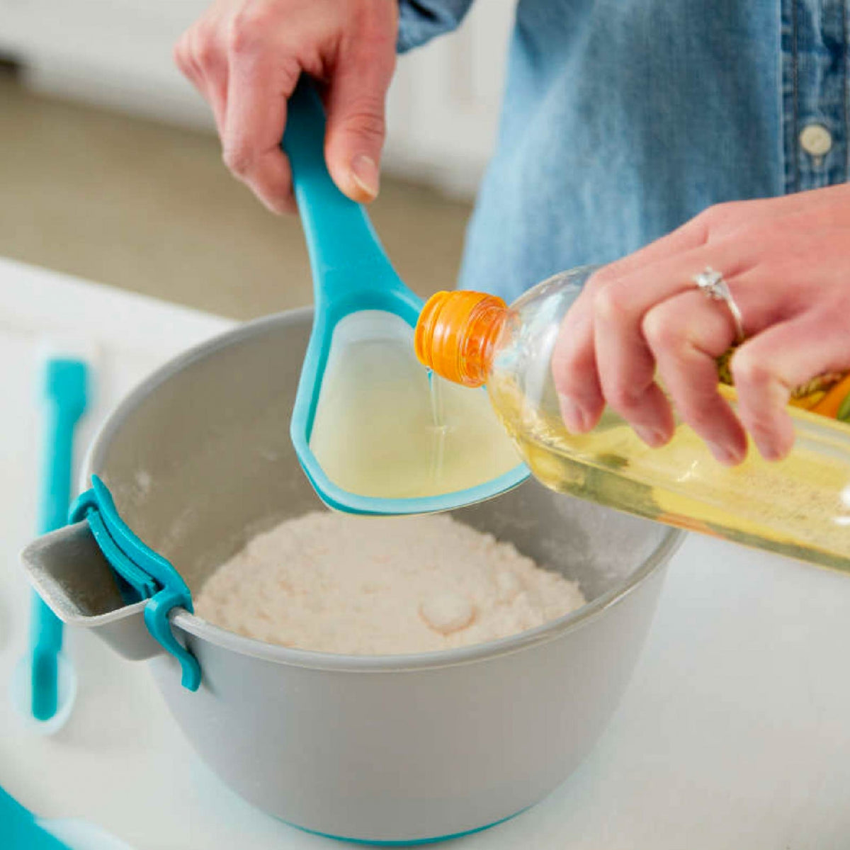 Wilton Mix & Pour Spoon