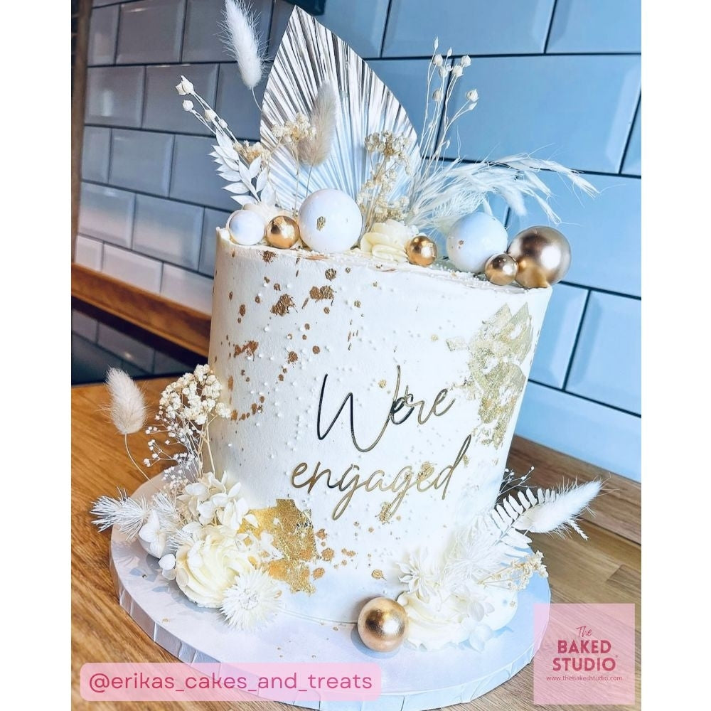 The Baked Studio Gold & White Palm Spear Bouquet