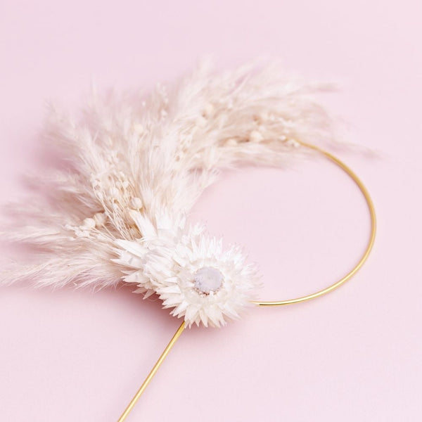 The Baked Studio White Dried Flower Ring 10cm (With Stem)