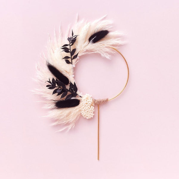 The Baked Studio Black & White Dried Flower Ring 10cm (With Stem)