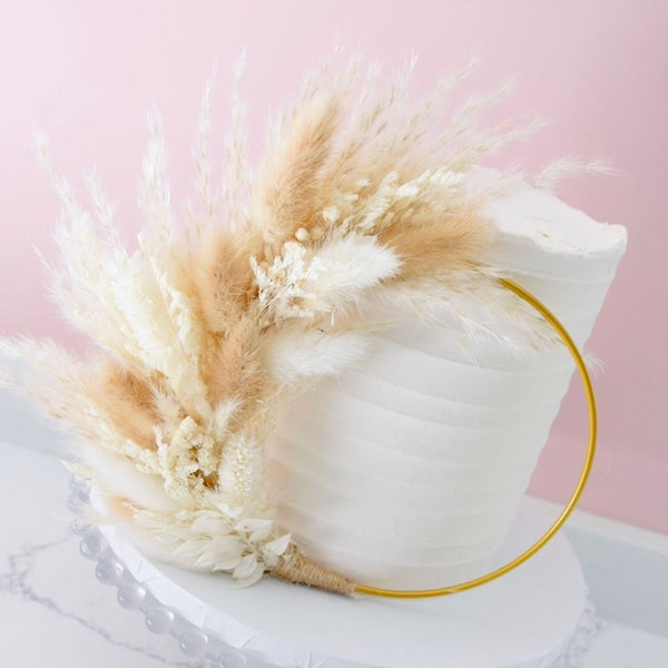 The Baked Studio Natural White Dried Flower Ring 14cm (Without Stem)