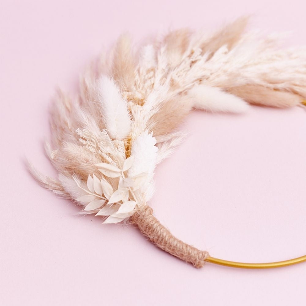 The Baked Studio Natural White Dried Flower Ring 14cm (Without Stem)