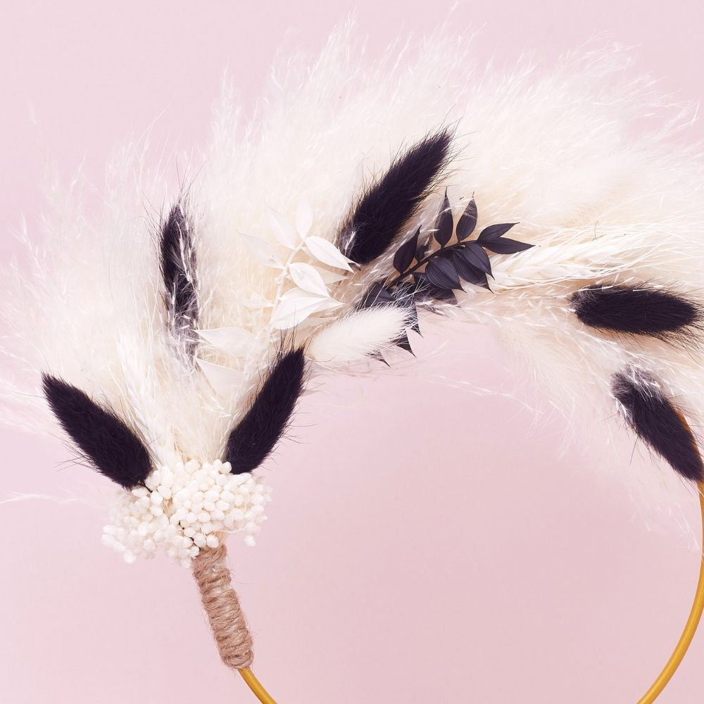 The Baked Studio Black & White Dried Flower Ring 14cm (Without Stem)