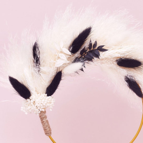 The Baked Studio Black & White Dried Flower Ring 14cm (Without Stem)