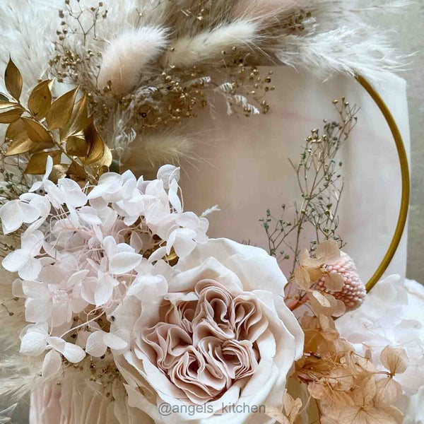 The Baked Studio Pink & Antique Gold Dried Flower Ring 14cm (Without Stem)