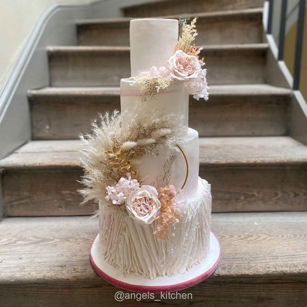 The Baked Studio Pink & Antique Gold Dried Flower Ring 14cm (Without Stem)