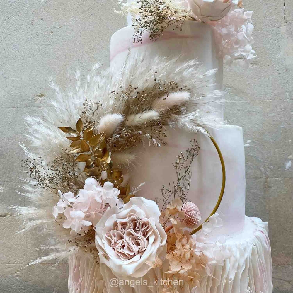 The Baked Studio Pink & Antique Gold Dried Flower Ring 14cm (Without Stem)