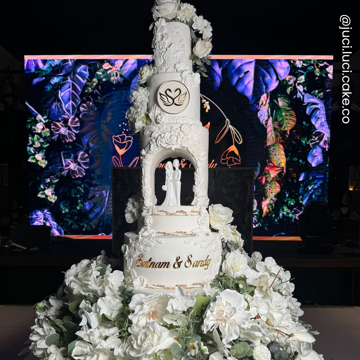 Couture White Couture Sugarpaste