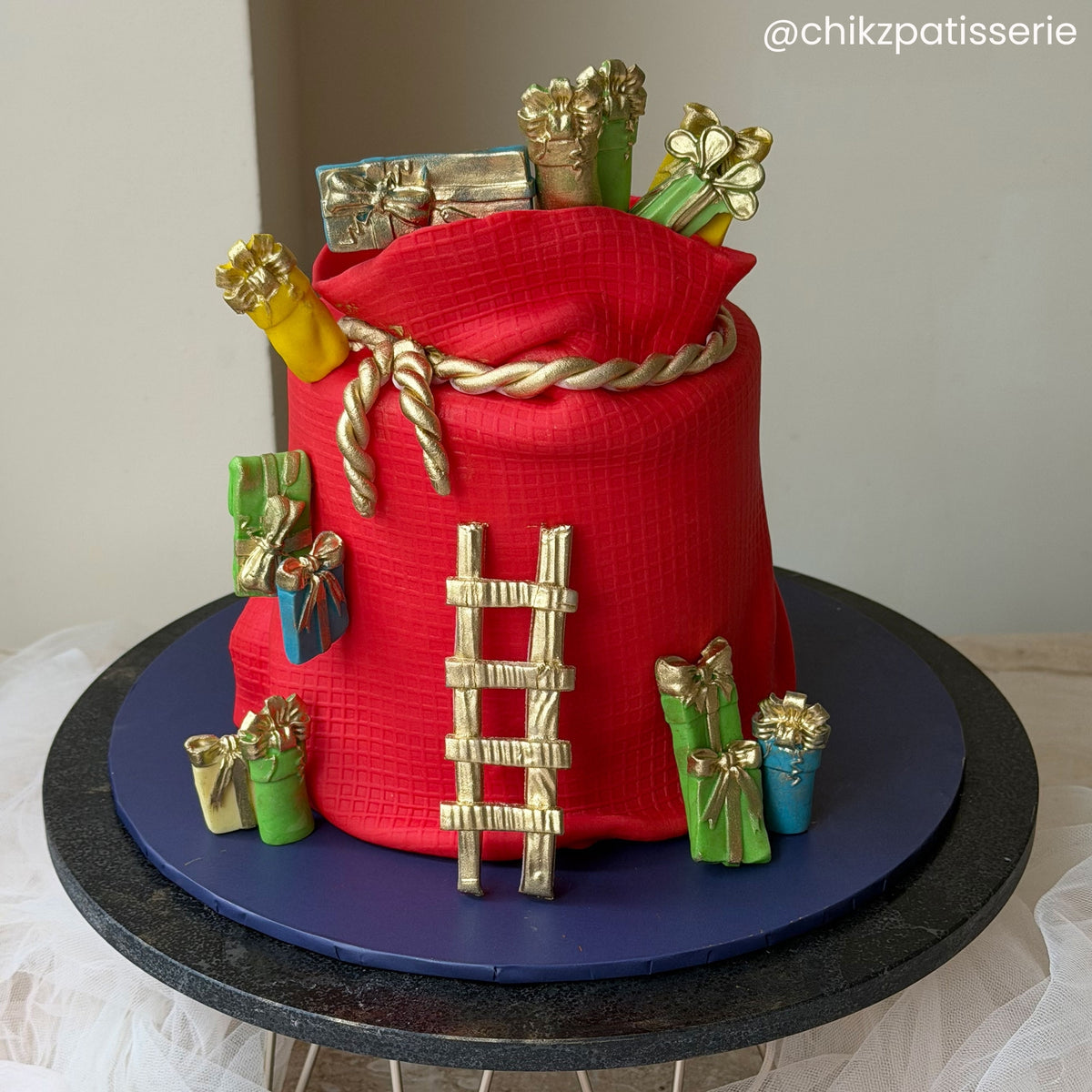 THE SUGAR PASTE Red Sugarpaste
