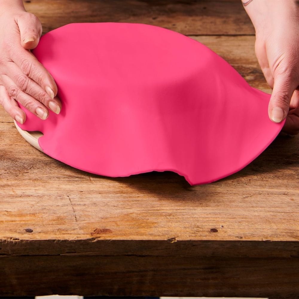FunCakes Hot Pink Ready Rolled Sugarpaste Disc