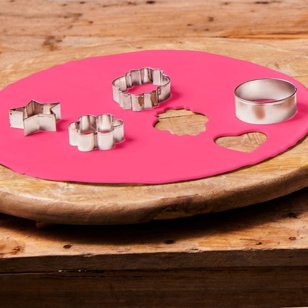 FunCakes Hot Pink Ready Rolled Sugarpaste Disc
