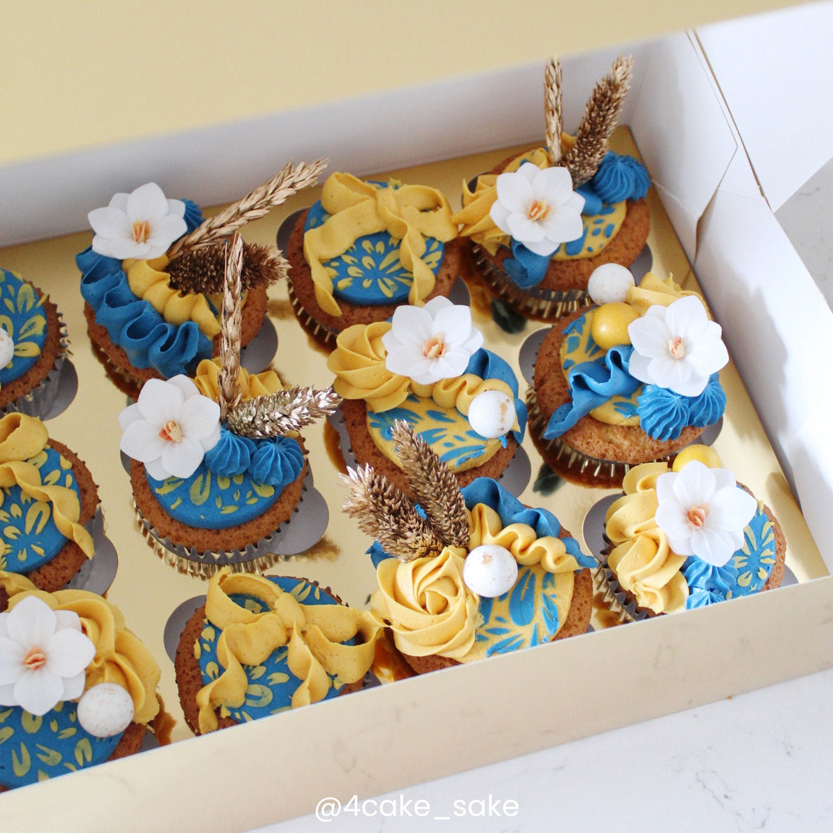 Simply Making Gold Metallic Cupcake Box Pack Of 2