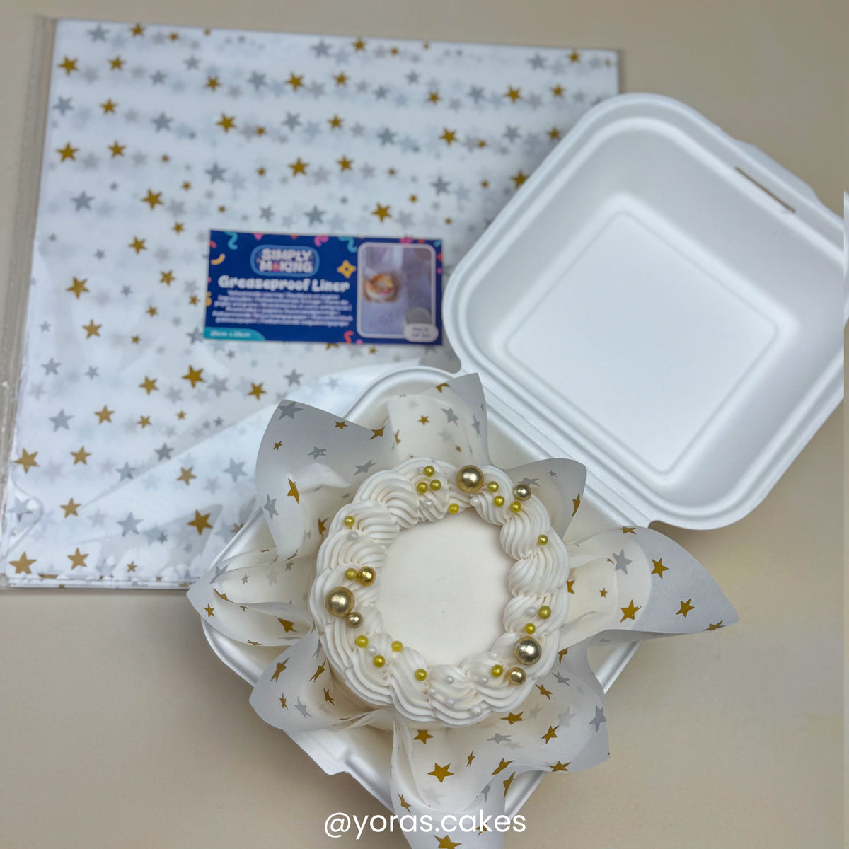 Simply Making Gold & Silver Stars Printed Greaseproof Liners x 50