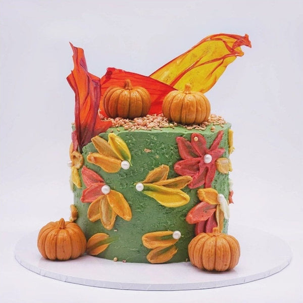 Pumpkin-Themed Autumn Cak